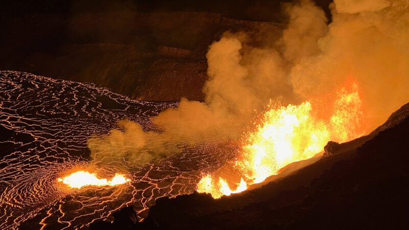 Hawaii’s Kilauea volcano erupts, shooting jets of lava into the sky | Volcanoes News