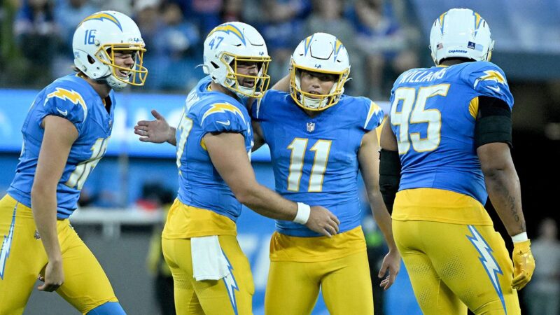 Chargers take advantage of obscure NFL rule with free kick field goal last successful in 1976