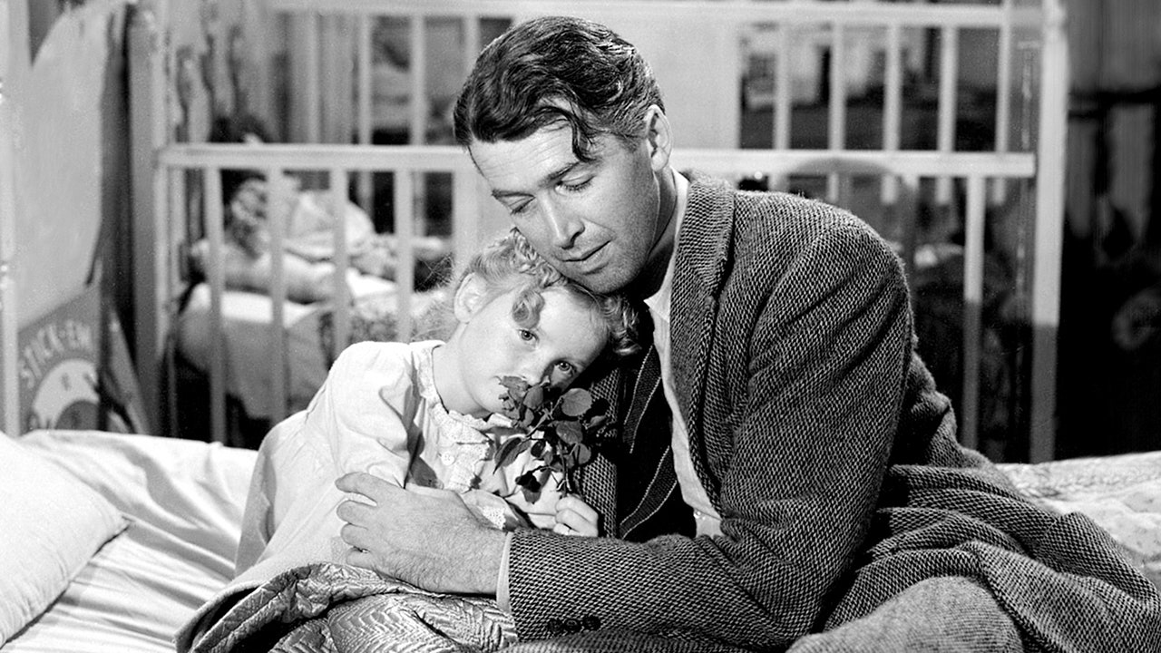 Amazon sparks outrage after cutting important scene from “It’s a Wonderful Life”