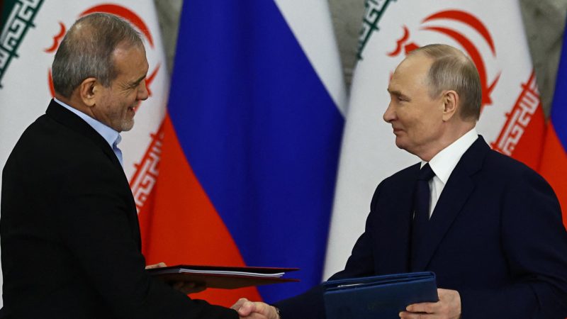 Analysis: Russia, Iran strengthen alliance after Syria setback | Politics News