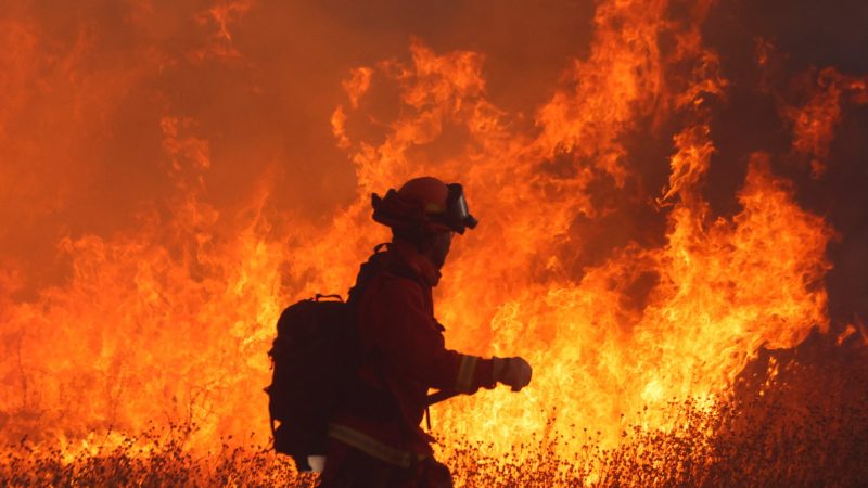 New rapidly growing wildfire breaks out north of Los Angeles | Weather News