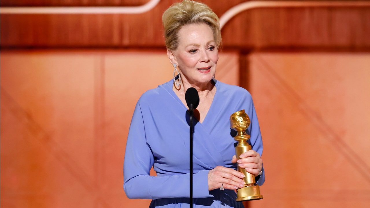 Jean Smart pushes TV networks not to air Hollywood award shows, donate the money to fire relief instead