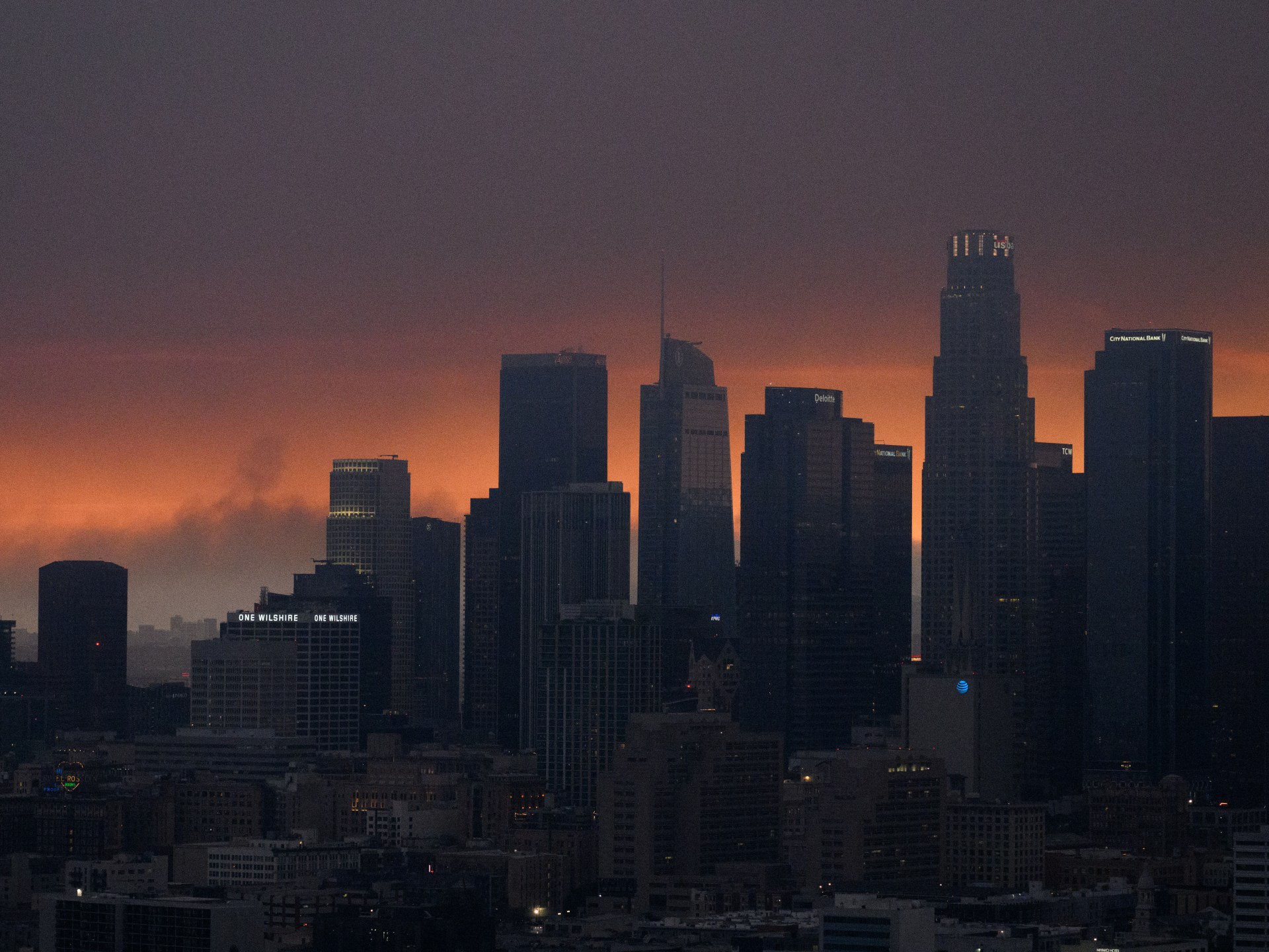 How big are the California wildfires – and why did they spread so fast? | Climate News