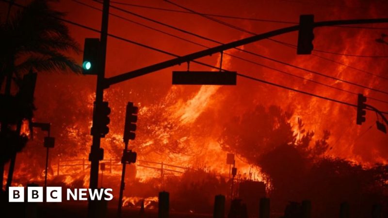 California residents flee wildfire, leaving cars behind