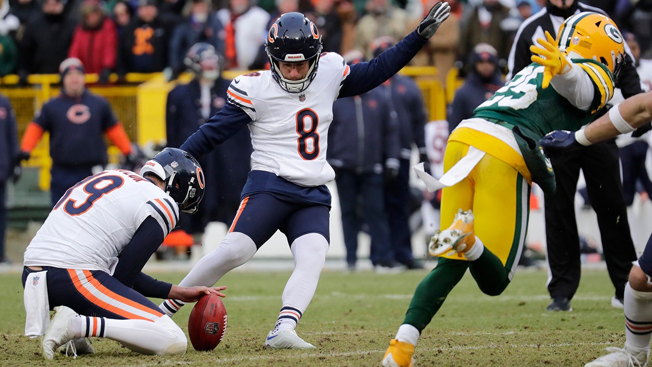 Bears’ game-winning field goal drops Packers in NFC playoff seeding, snaps 10-game losing streak