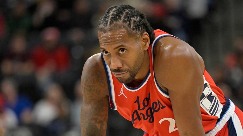 Clippers’ Kawhi Leonard leaves team to help family deal with raging wildfires: report