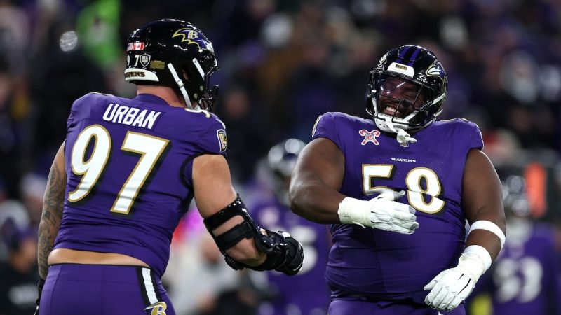 Ravens’ 355-pound lineman snags interception to clinch division title in victory vs. Browns