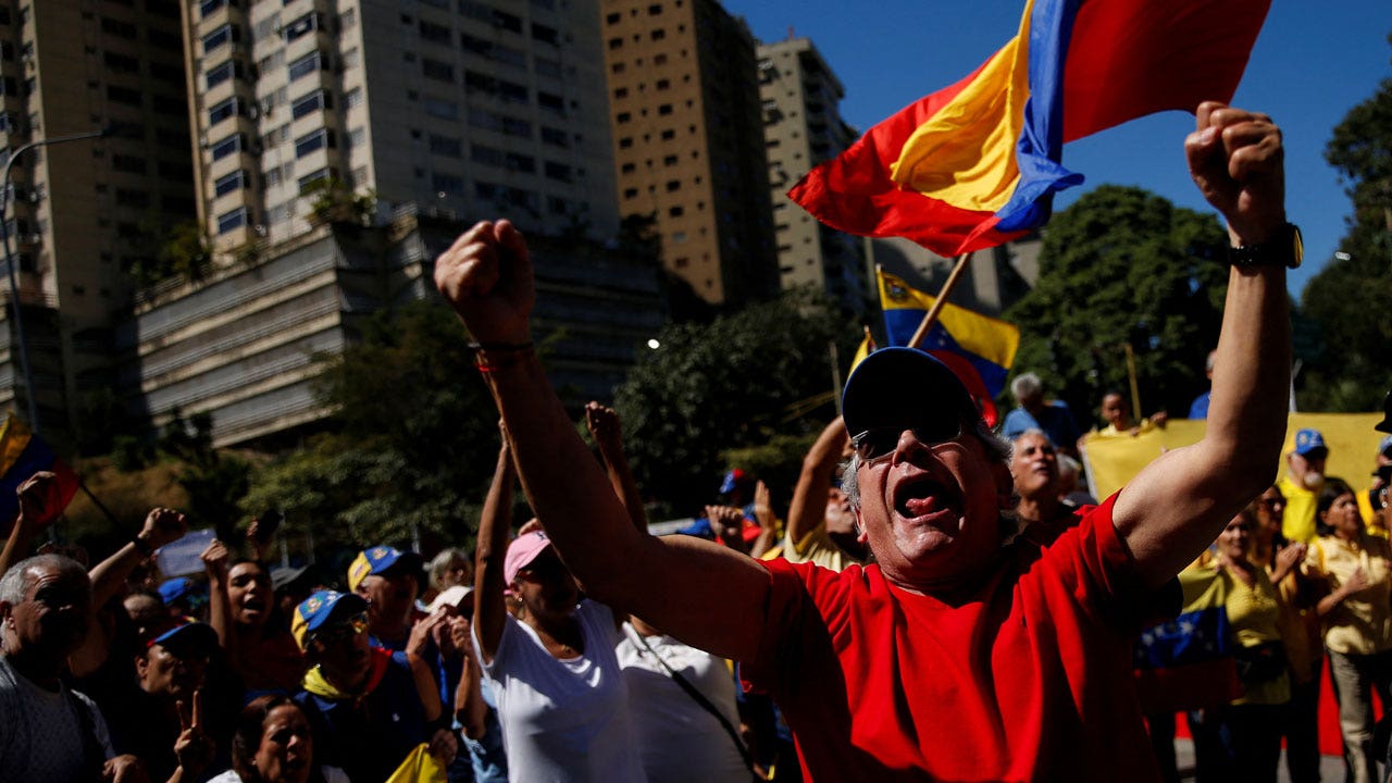 Thousands of Venezuelan opposition supporters take to the streets ahead of Maduro’s third inaugration